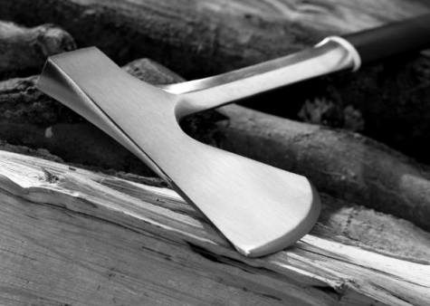 hache bien aiguisée